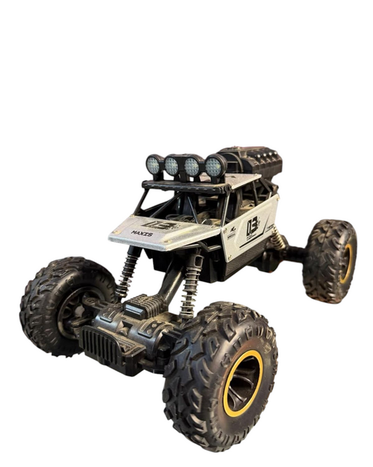 🚙 Monster Rock Crawler RC Car with Mist Spray & LED Lights – 4WD Off-Road Buggy | Remote Control | Rechargeable | Shockproof Toy for Kids 🔋💨